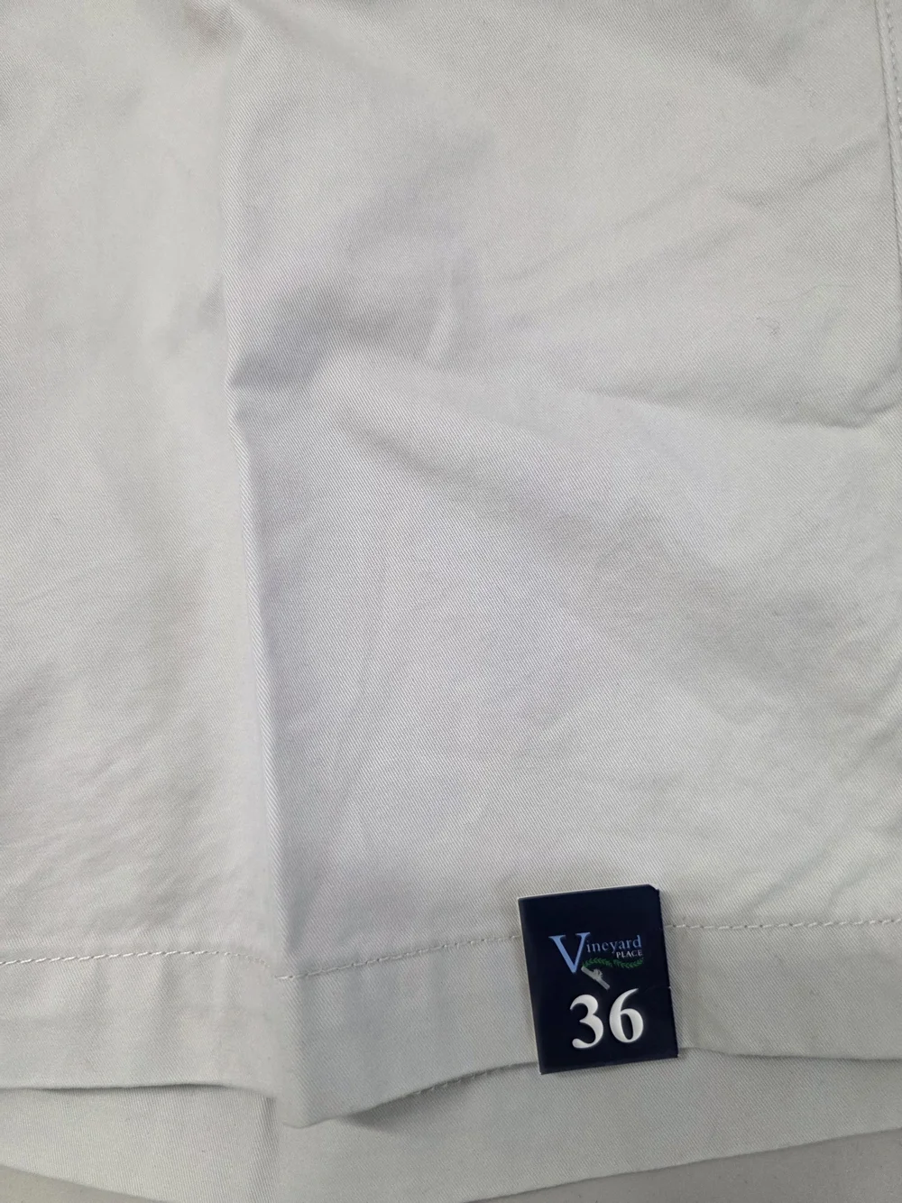 Vineyard Place Chino Khaki Shorts Men's Size 36x9 NWT